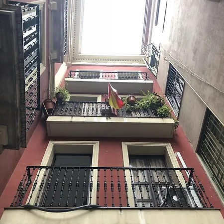 Pompeiana Apartment
